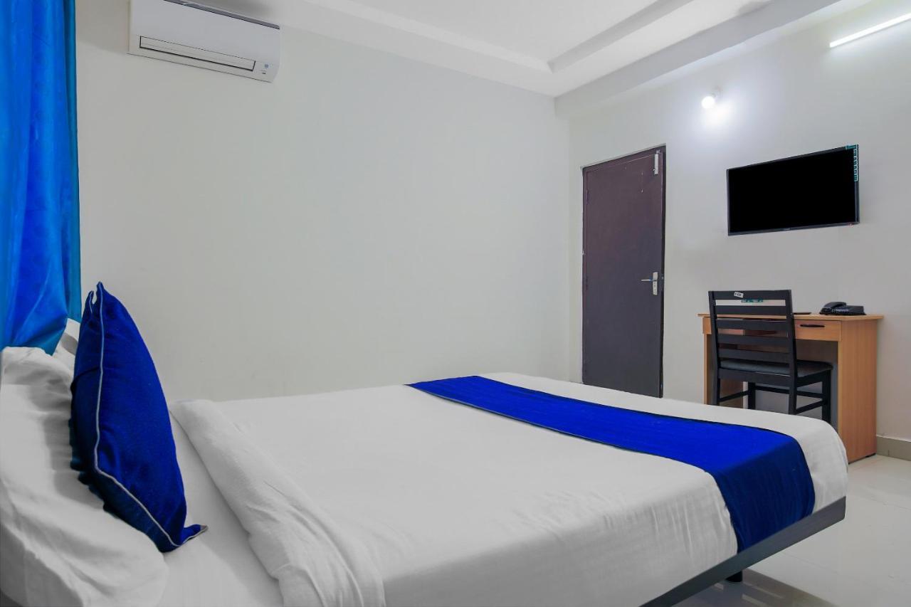 Oyo Silverkey 74581 Nallagandla Hotell Hyderabad Eksteriør bilde