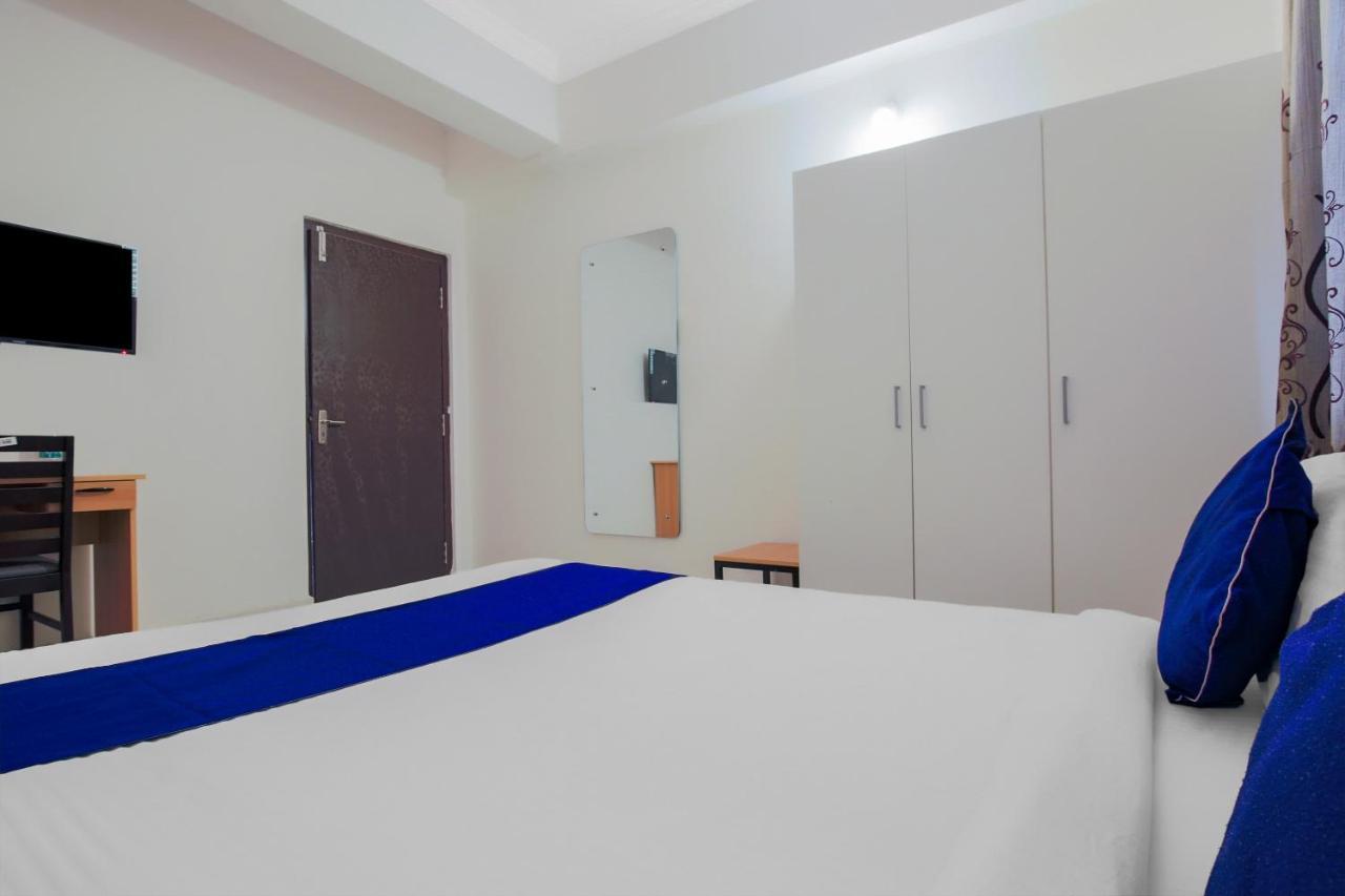 Oyo Silverkey 74581 Nallagandla Hotell Hyderabad Eksteriør bilde
