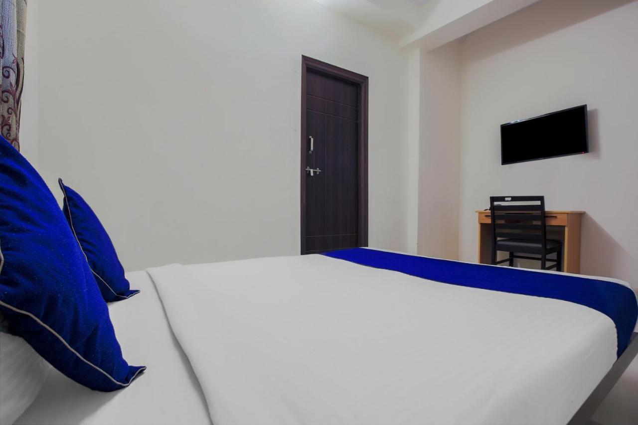 Oyo Silverkey 74581 Nallagandla Hotell Hyderabad Eksteriør bilde