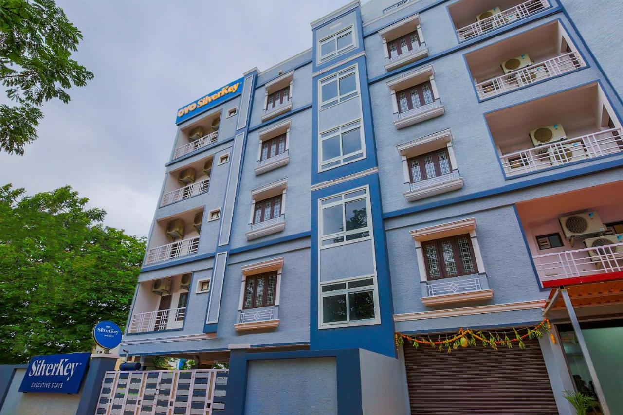 Oyo Silverkey 74581 Nallagandla Hotell Hyderabad Eksteriør bilde