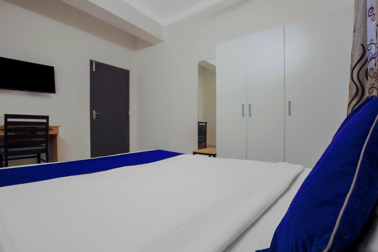 Oyo Silverkey 74581 Nallagandla Hotell Hyderabad Eksteriør bilde