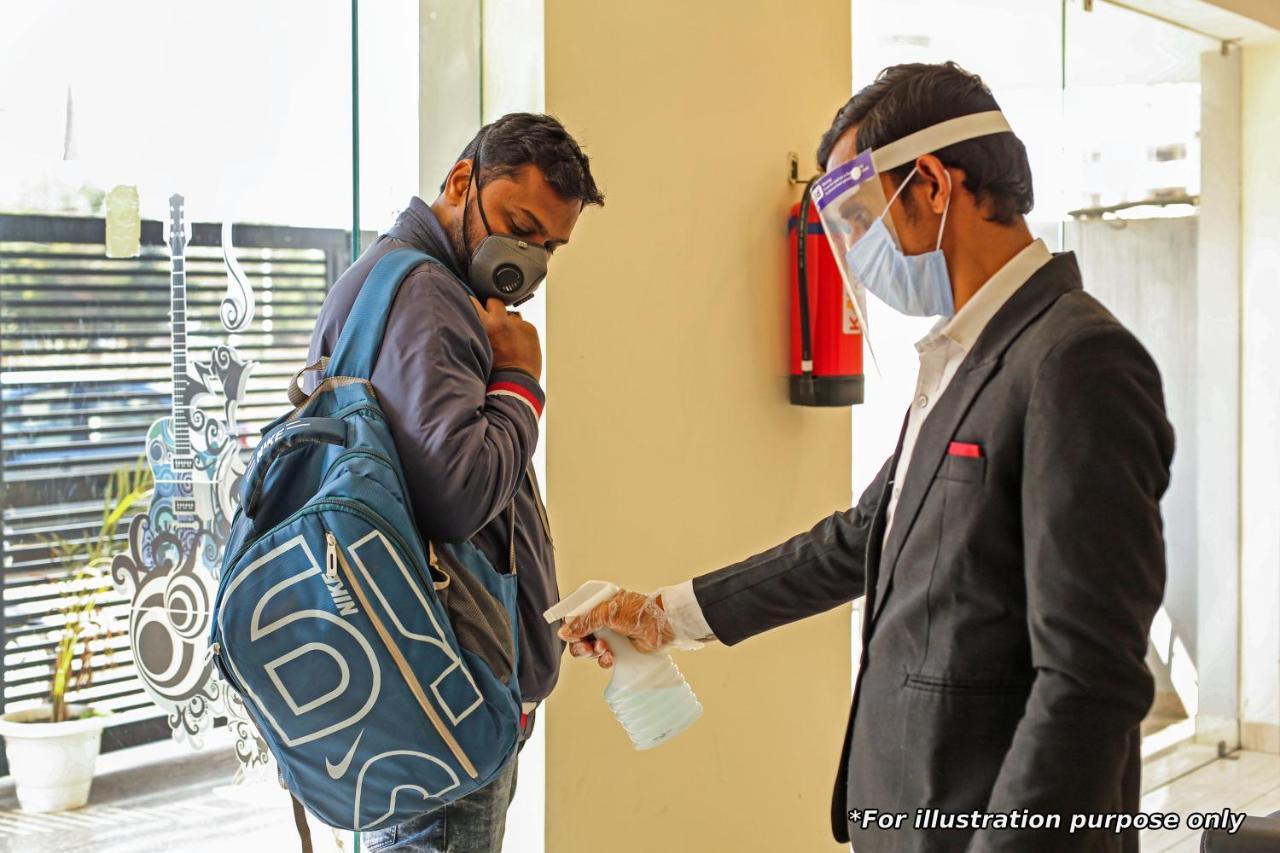 Oyo Silverkey 74581 Nallagandla Hotell Hyderabad Eksteriør bilde